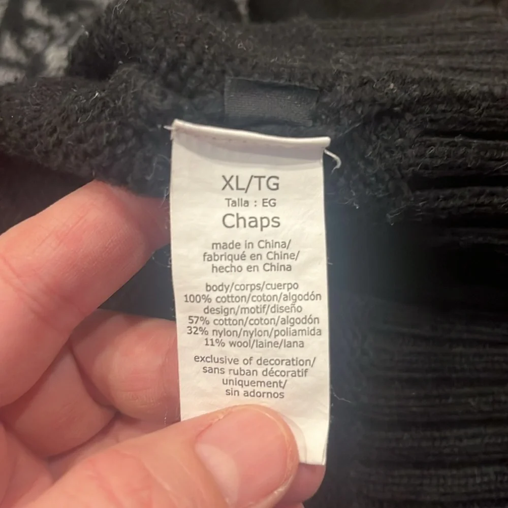 Chaps men’s quarter button pull over winter sweater size xlarge.